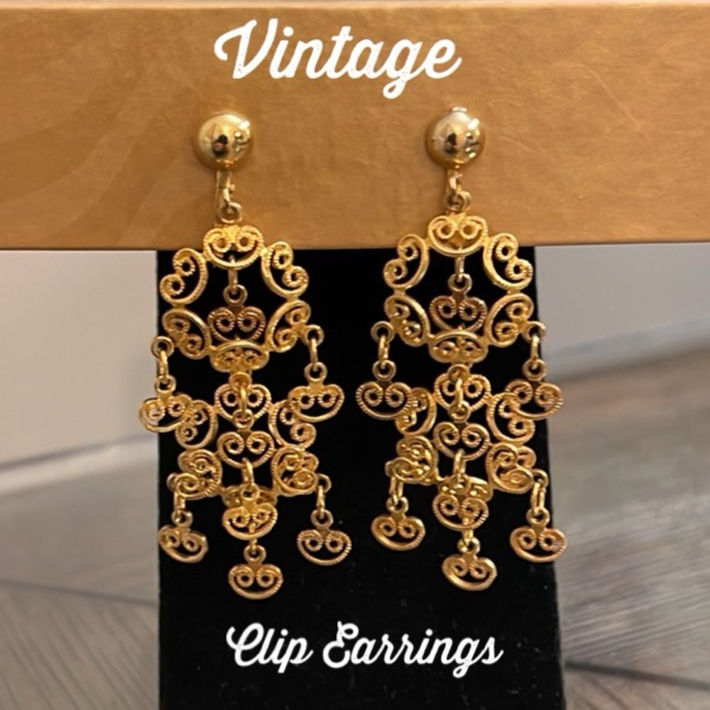 Vintage Filigree Elegant Gold-tone Dangle Clip Earrings Chandelier Earrings